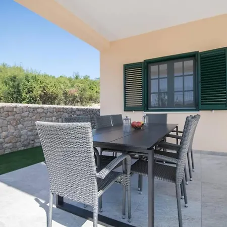Luxus-villa Mit 4 Schlafzimmern Und Pool In Der Naehe Von Dubrovnik Kroatien Und Bosnien Ravno