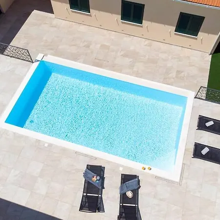 Villa Luxus-villa Mit 4 Schlafzimmern Und Pool In Der Naehe Von Dubrovnik Kroatien Und Bosnien
