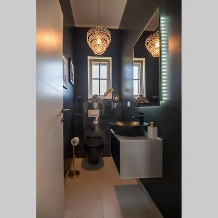 Luxus-villa Mit 4 Schlafzimmern Und Pool In Der Naehe Von Dubrovnik Kroatien Und Bosnien *