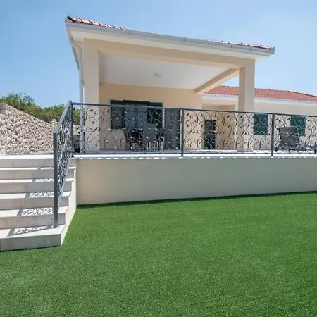 Villa Luxus-villa Mit 4 Schlafzimmern Und Pool In Der Naehe Von Dubrovnik Kroatien Und Bosnien *