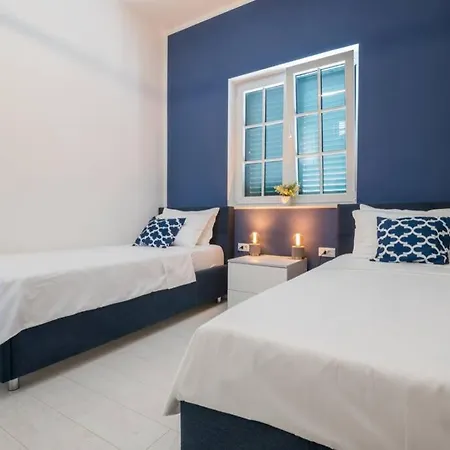 Luxus-villa Mit 4 Schlafzimmern Und Pool In Der Naehe Von Dubrovnik Kroatien Und Bosnien 빌라