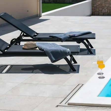Villa Luxus-villa Mit 4 Schlafzimmern Und Pool In Der Naehe Von Dubrovnik Kroatien Und Bosnien