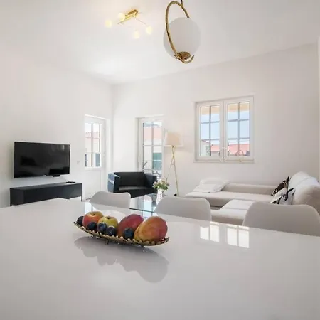 Villa Luxus-villa Mit 4 Schlafzimmern Und Pool In Der Naehe Von Dubrovnik Kroatien Und Bosnien