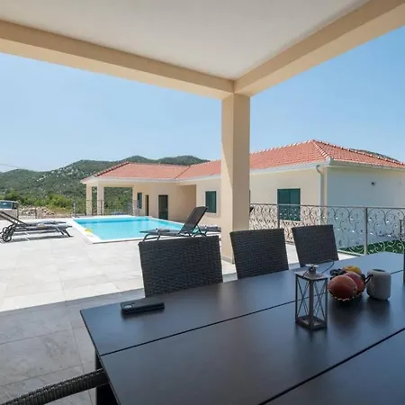 Villa Luxus-villa Mit 4 Schlafzimmern Und Pool In Der Naehe Von Dubrovnik Kroatien Und Bosnien *