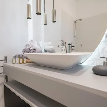 Luxus-villa Mit 4 Schlafzimmern Und Pool In Der Naehe Von Dubrovnik Kroatien Und Bosnien *